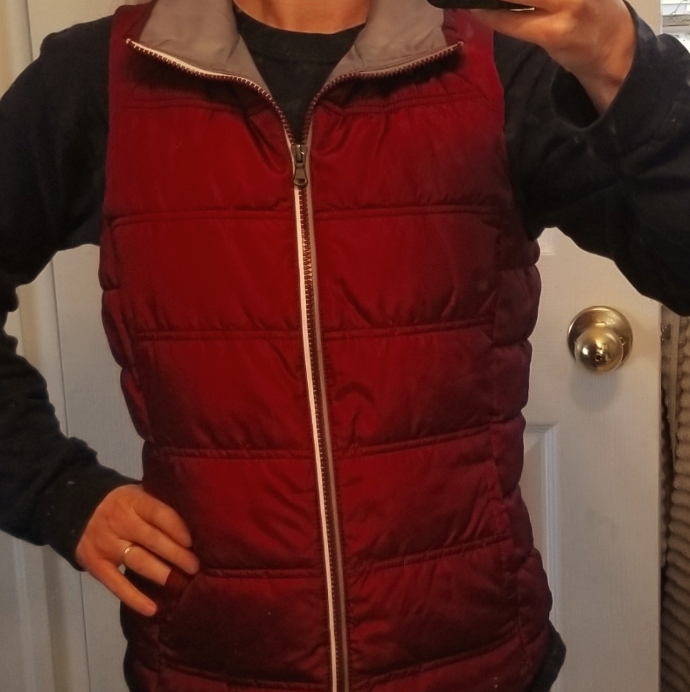 SO zip up vest